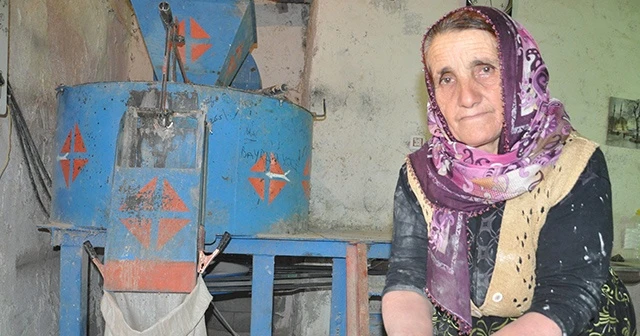 70’lik nine gençlere taş çıkarttı