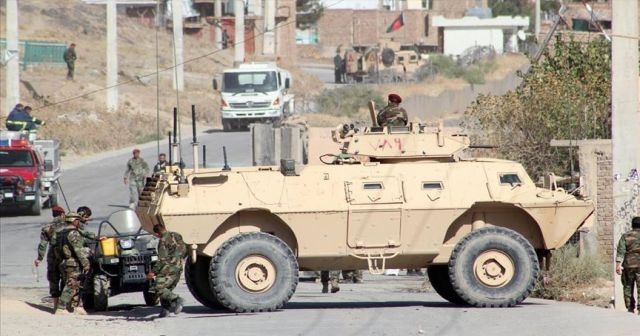 Afganistan&#039;da 615 DEAŞ üyesi teslim oldu