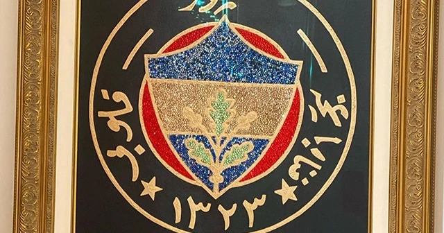 Ali Koç'tan özel Fenerbahçe logosu: 8 bin taş işlenerek yapıldı