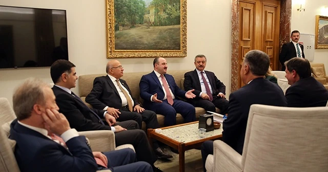Bakan Varank'tan iktidar ve muhalefet kulisine ziyaret