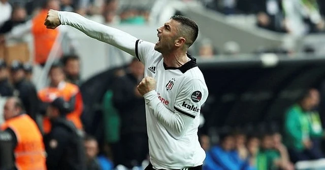 Burak Yılmaz 11'e döndü