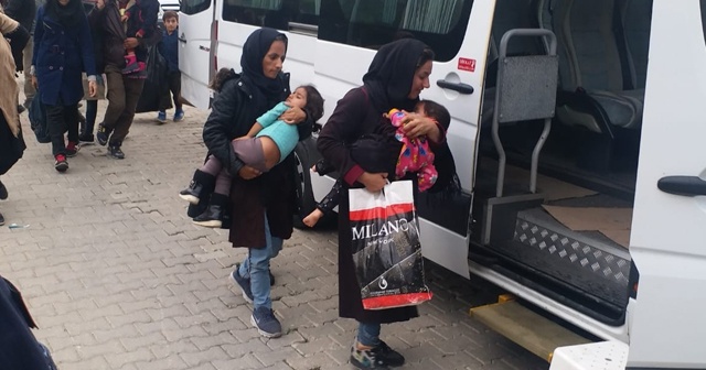 Durdurulan araçtan 21 göçmen çocuk çıktı