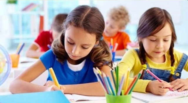 Eğitim 'iki ara'da  bir derede kaldı
