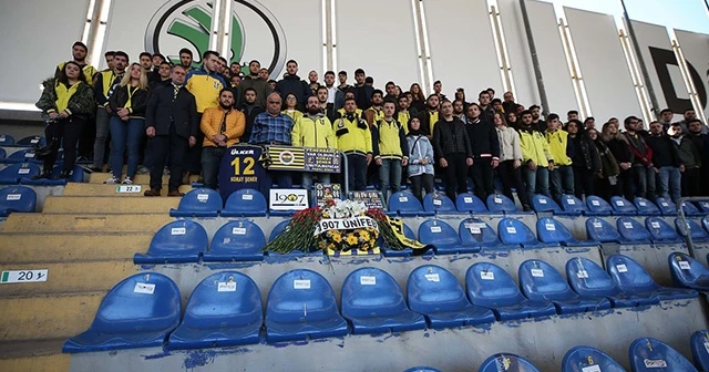 Fenerbahçeli taraftarlar, Koray Şener'i andı