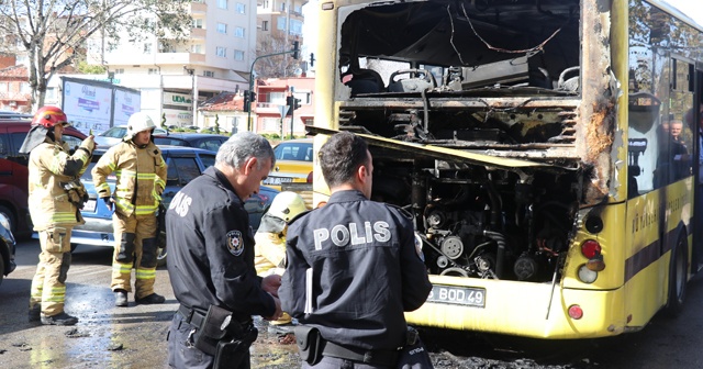 Halk otobüsünde korkutan yangın