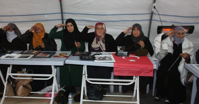 HDP önündeki ailelerin evlat nöbeti 62'nci gününde