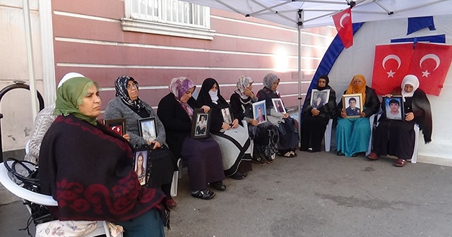 HDP önündeki ailelerin evlat nöbeti 74’üncü günde