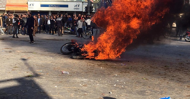 İran&#039;da protestolarda 12 kişi hayatını kaybetti