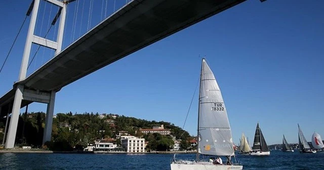 İstanbul Boğazı trafiğe açıldı