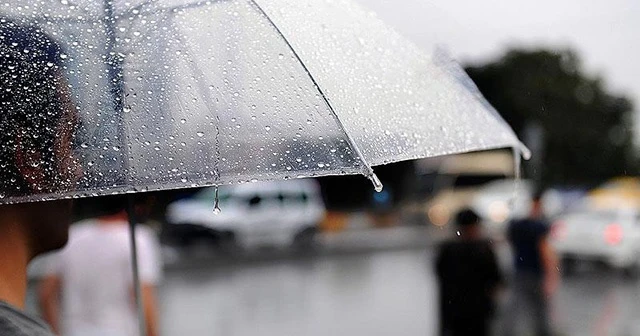 İstanbul'da beklenen yağmur başladı