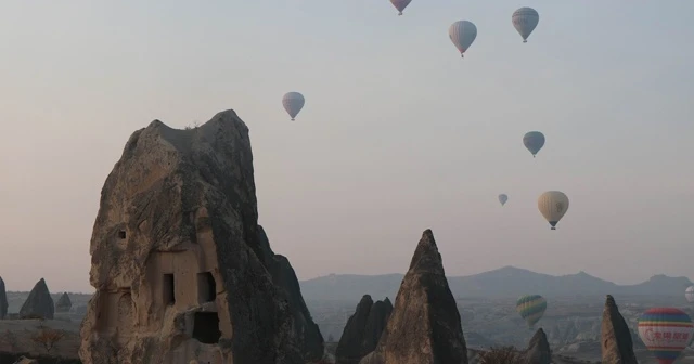 Kapadokya’da balonların görsel şöleni