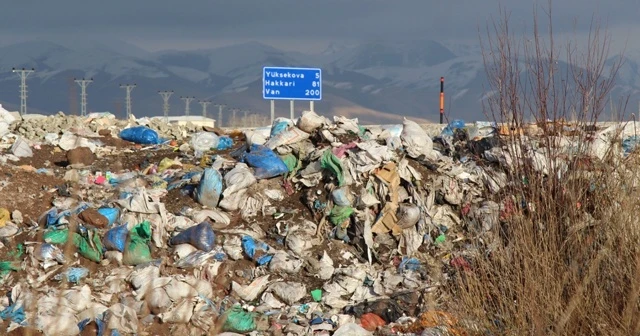 Kuş cennetini çöplüğe çevirdiler