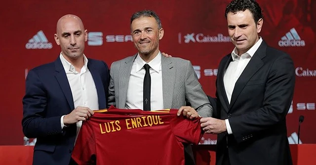 Luis Enrique: Başladığım projeyi bitirmeye geliyorum