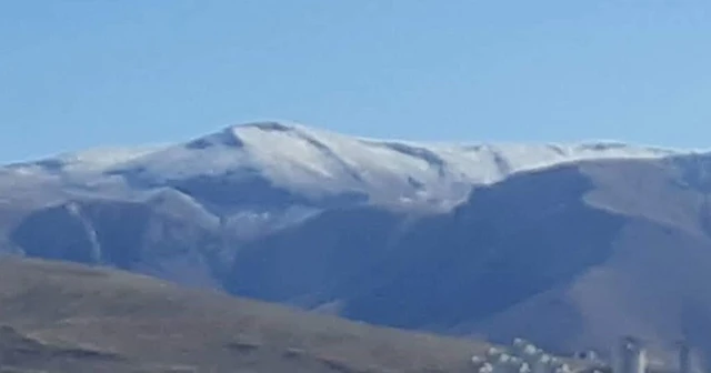 Malatya merkeze yılın ilk karı yağdı