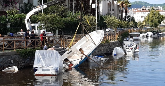 Marmaris&#039;te sağanak yağışın neden olduğu yaralar sarılıyor