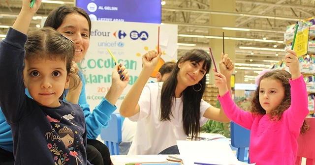 Minikler, boyama yaparak haklarını öğrendi