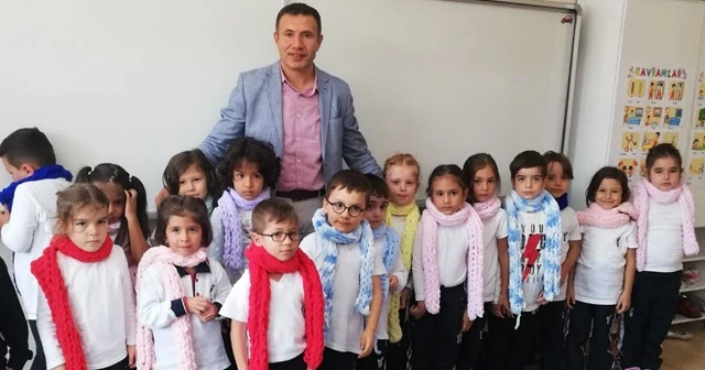 Miniklerden, Mehmetçik'e yürekleri ısıtan hediyeler