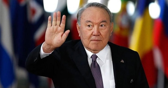 Nazarbayev&#039;den Putin ve Zelenskiy&#039;e ara buluculuk önerisi