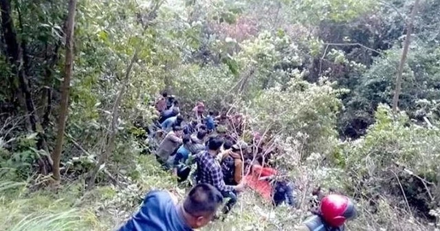 Nepal'de otobüs kazası: 18 ölü, 13 yaralı