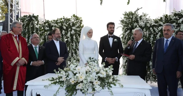Nikah şahitliği yapan Binali Yıldırım'dan esprili tavsiyeler