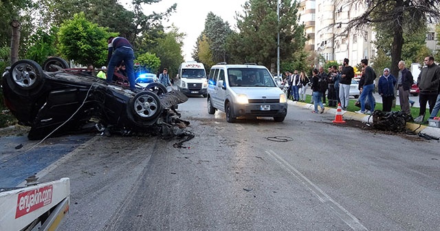 Ortalığın savaş alanına döndüğü kazadan sürücü yaralı kurtuldu