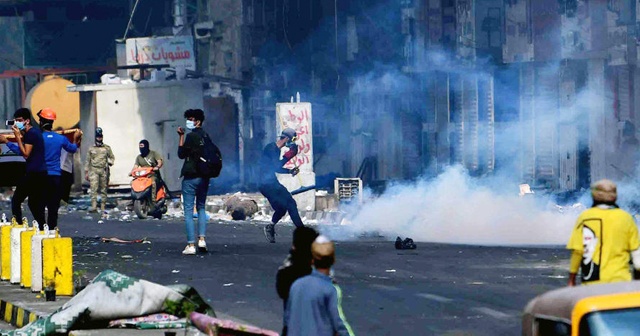 Protestoculara gaz bombası atıldı: 3 ölü