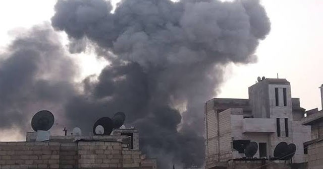 Rus uçakları İdlib&#039;i vurdu: 3 ölü, 2 yaralı