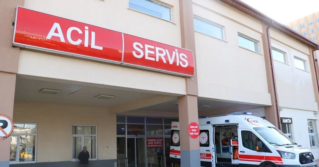 Sivas'ta 4 öğrenci gıda zehirlenmesi şüphesiyle hastaneye kaldırıldı