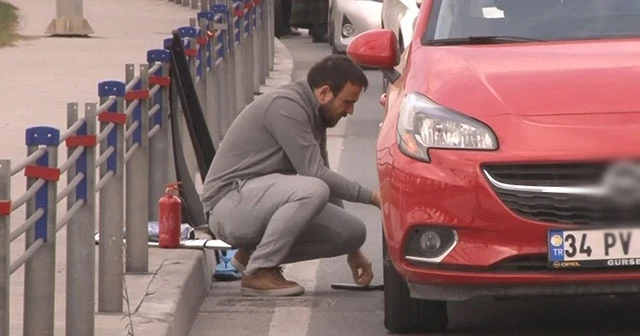 Su mazgalı yerinden çıktı, 15 araç yolda kaldı