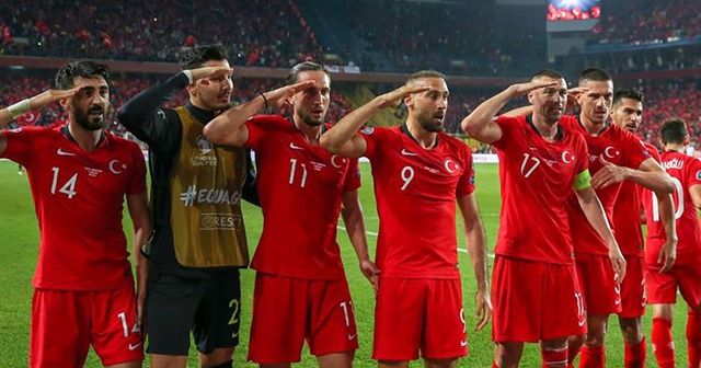 Süper Lig&#039;deki 18 kulüpten UEFA&#039;ya &#039;asker selamı&#039; tepkisi