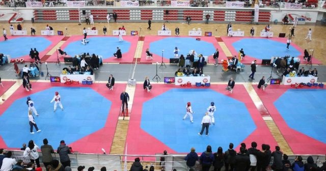 Taekwondo Türkiye Şampiyonası Sivas’ta başladı