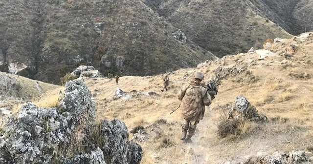 Teröristler tarafından toprağa gömülen patlayıcı imha edildi