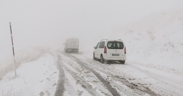 Tunceli’de kar yağışı etkili oldu