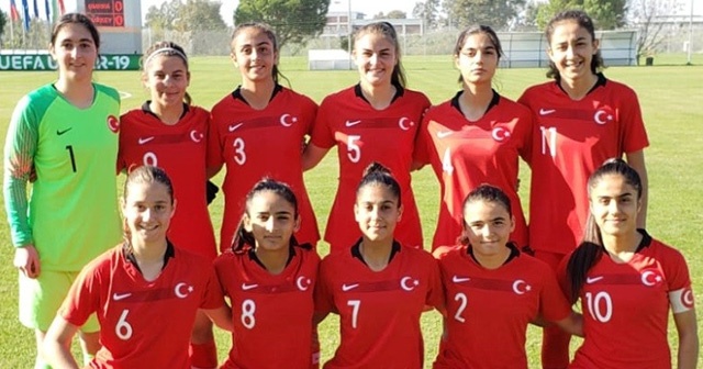 U17 Kız Milli Futbol Takımı’ndan Rusya’ya yarım düzine gol