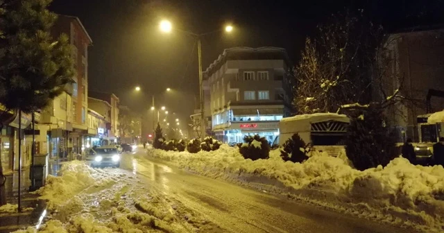 2 gündür süren kesinti sonrası ilçeye yeniden elektrik verildi