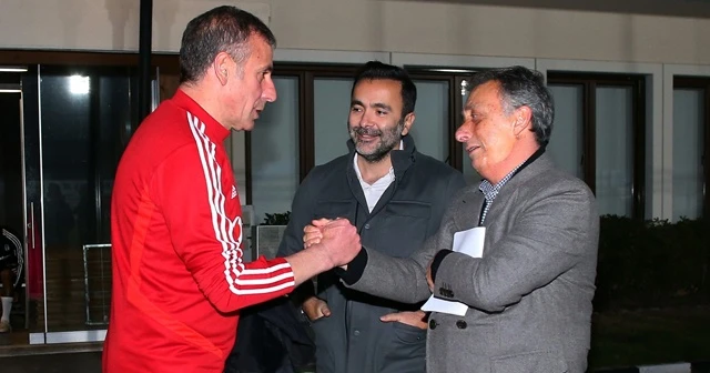 Ahmet Nur Çebi'den takıma moral ziyareti