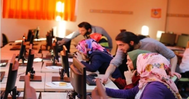 Anadolu kadınlarının el emekleri, teknoloji ile yurdun dört bir yanına ulaşıyor