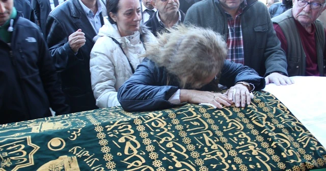Anne Asuman Sarp’ın son vedası yürekleri dağladı