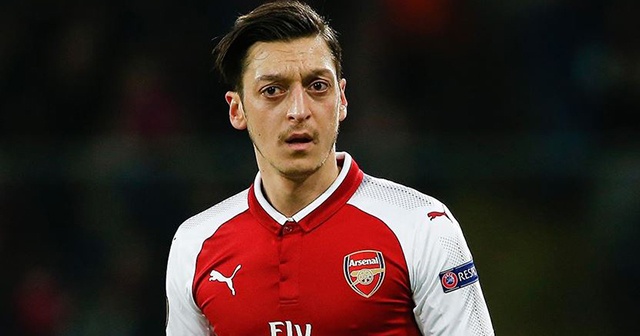 Arsene Wenger&#039;den Mesut Özil&#039;e destek