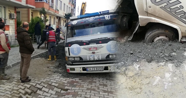 Avcılar’da yol çöktü, kamyon mahsur kaldı