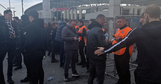 Beşiktaş taraftarları Kadıköy’e hareket etti