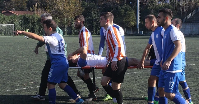 Bileği kırılan oyuncuya ilginç müdahale