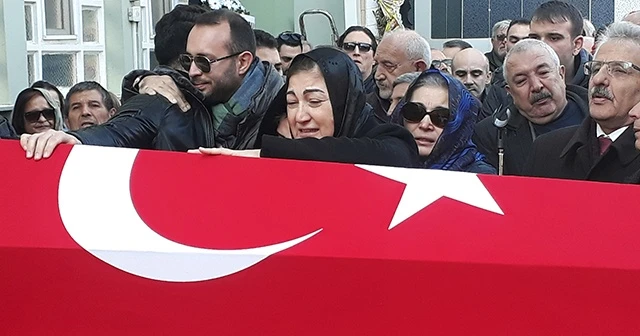 Bir eş için en acı an: Tabutuna sarılarak ağladı