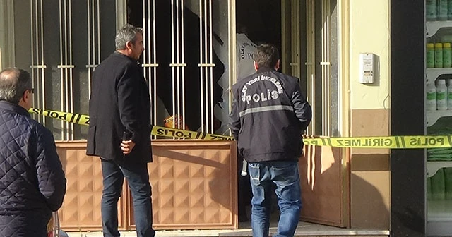 Bunalıma girdi, kendini tabancayla kafasından vurdu