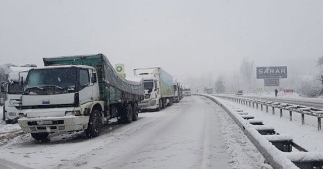 Bursa-Ankara kara yolu ulaşıma kapandı