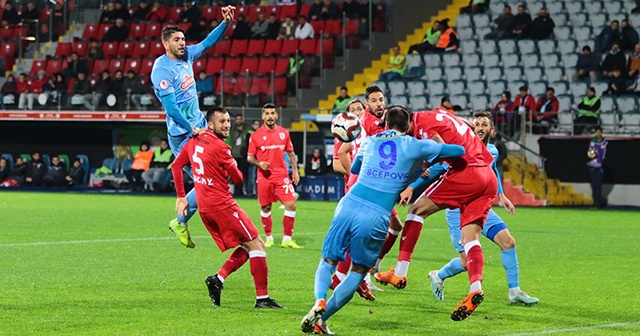 Çaykur Rizespor, kupada Yılport Samsunspor&#039;u yendi