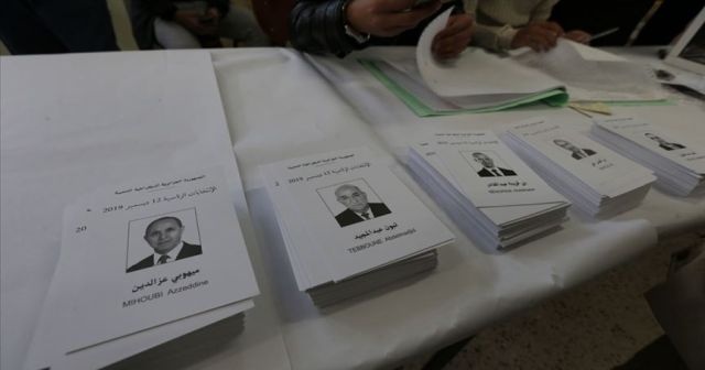 Cezayir&#039;de binlerce kişi cumhurbaşkanlığı seçimi ve sonucunu protesto etti