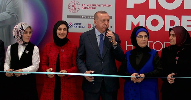 Cumhurbaşkanı Erdoğan, İstanbul Havalimanı&#039;nda sergi açılışına katıldı