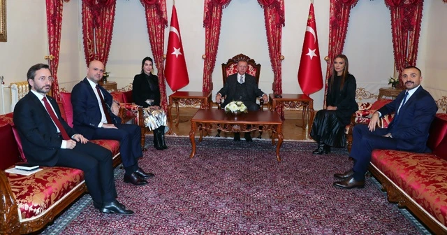 Cumhurbaşkanı Erdoğan, sanatçı Hande Yener ve Demet Akalın’ı kabul etti