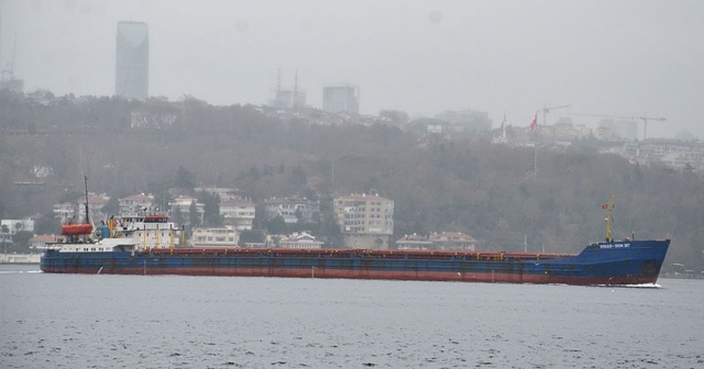 Dev gemiler İstanbul Boğazı&#039;ndan geçti